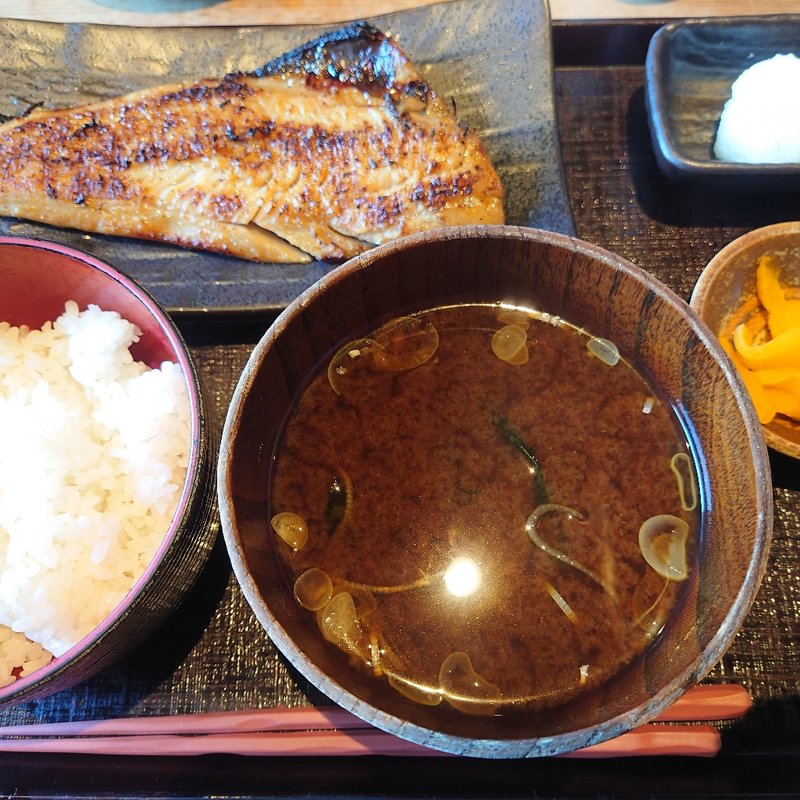 縞ほっけの仙台味噌漬け定食(炭火焼干物食堂 越後屋 喜兵衛 水道橋・飯田橋アイガーデンテラス店)