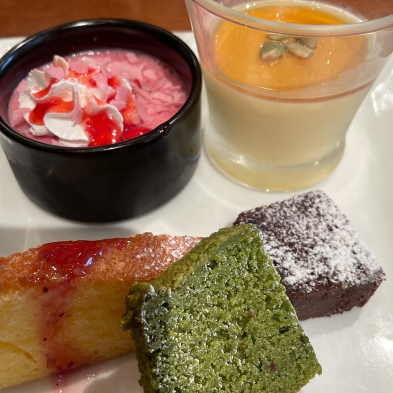 スイーツビュッフェ（土日祝のみ）(MuuMuuDinerNU茶屋町プラス店)