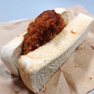 どでカツサンド(桔梗屋 東治郎 八王子駅改札内店)