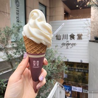 生乳ソフトクリーム(仙川食堂　ジョージ)