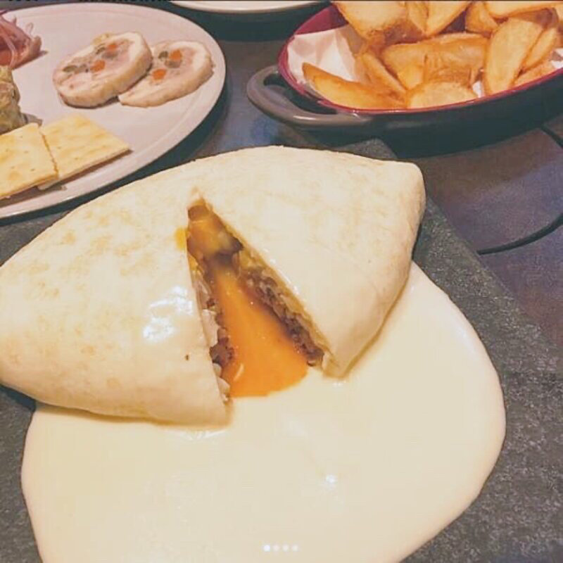 白いオムライス(MOUTON)