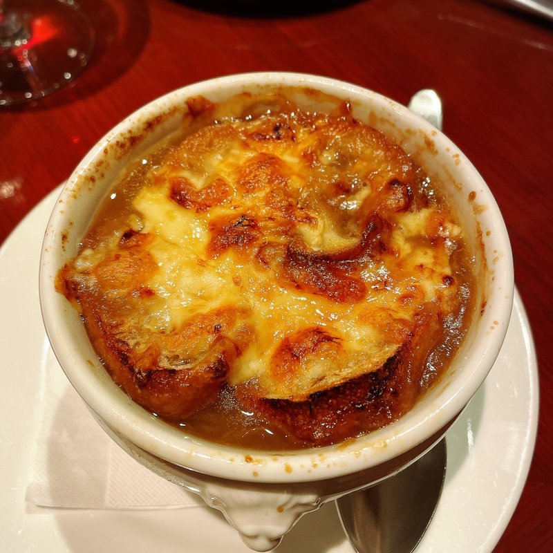 オニオングラタンスープ(ビストロ バー ア ヴァン コダマ)