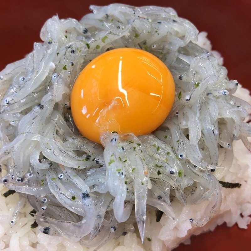 生しらす丼(母ちゃん食堂)