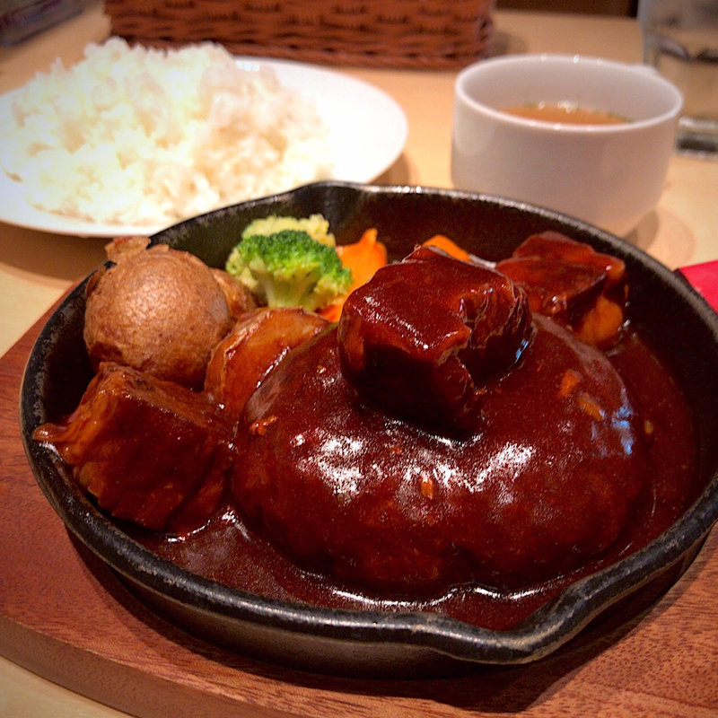 ビーフシチューハンバーグ(Yebisu Bar キュービックプラザ新横浜店)