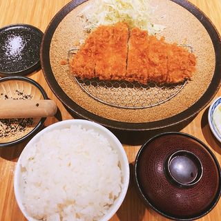 ロースカツ定食(とんかつぴん錦糸町テルミナ店)
