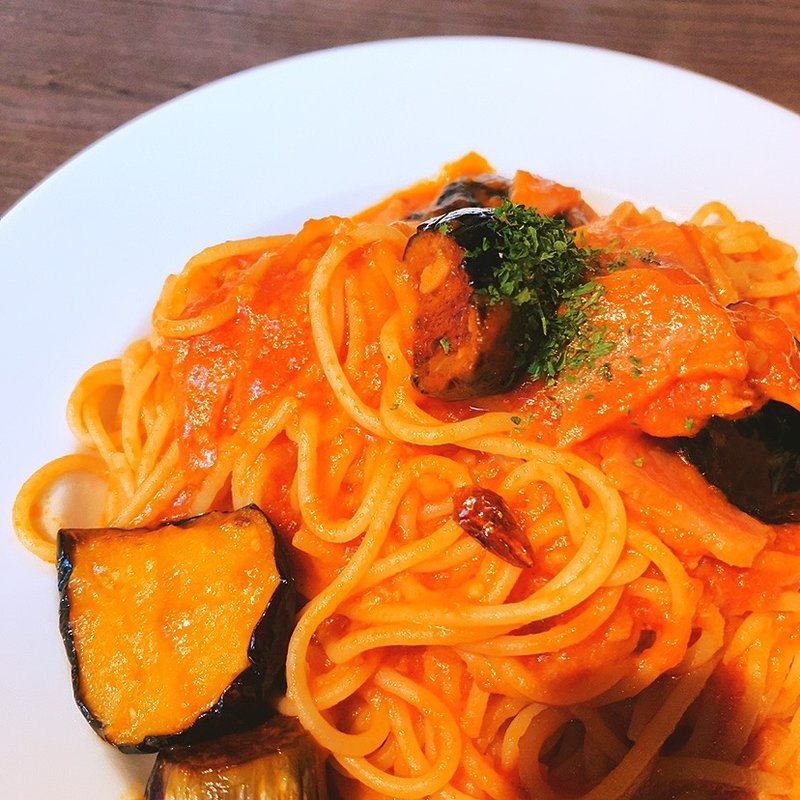 茄子とベーコンのアラビアータ(洋麺バルPastaBA )