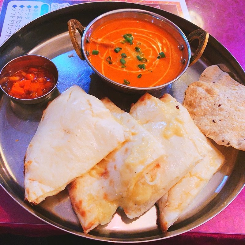 チーズナンセット バターチキン(Basudev バスデブ)