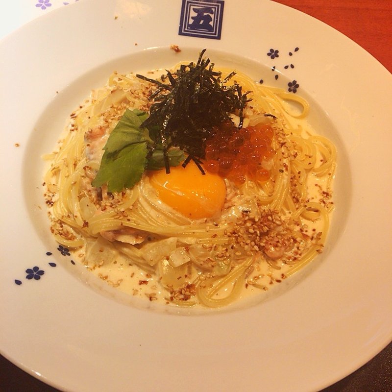 サーモンといくらと新玉葱の和風カルボナーラ(洋麺屋五右衛門 錦糸町テルミナ店)