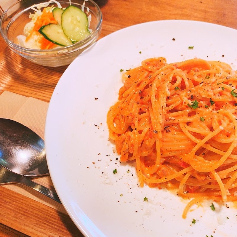 ツナのトマトクリームパスタ(モモ ガルテン)