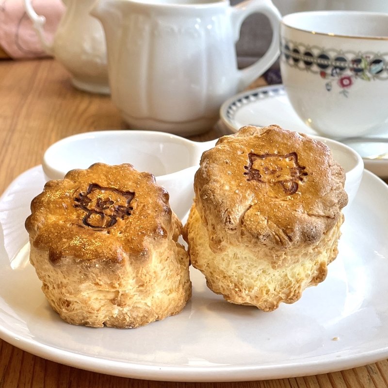 スコーン(紅茶専門店 Ｔｅａ Ｈｏｌｉｃ （ティー ホリック）)