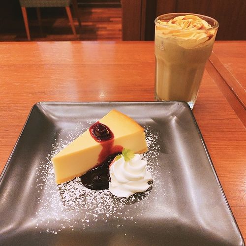 ベイクドチーズケーキ 丸の内 Cafe 会 カフェ の口コミ一覧 おいしい一皿が集まるグルメコミュニティサービス Sarah