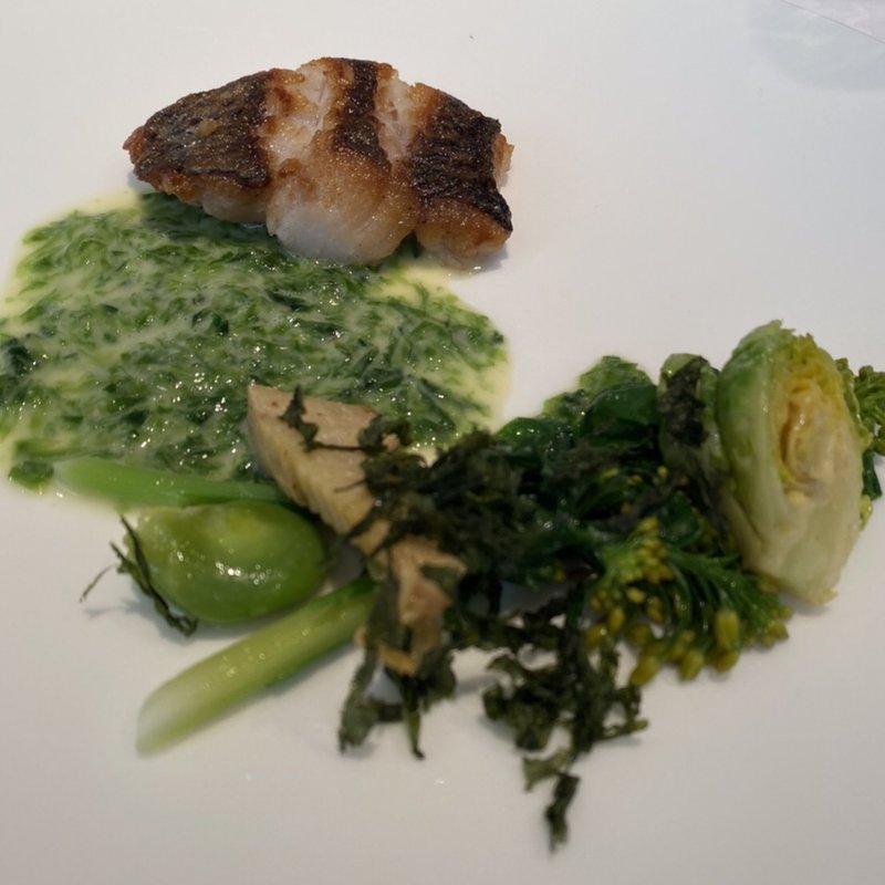 お魚のポワレ(ナチュール・エ・サンス)