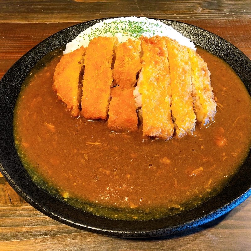  沖縄ジンジャーとんかつカレー (	沖縄ジンジャーを使ったカレーとからあげの店 Suggy)