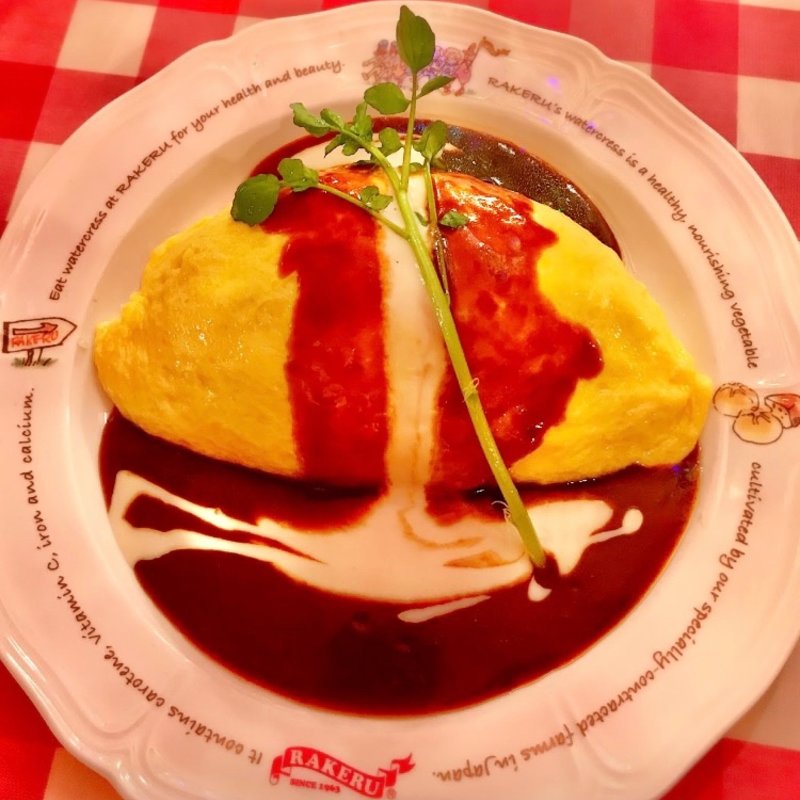 チキンライスのデミグラスソースオムライス(ラケル 渋谷宮益坂店)