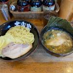 とき卵キャベツつけ麺(ラーメン大山家 （おおやまや）)