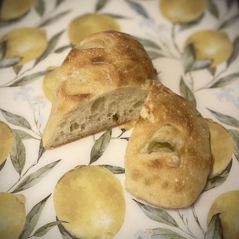 日替わり リュスティック (オリーブ)(Border Bread.)