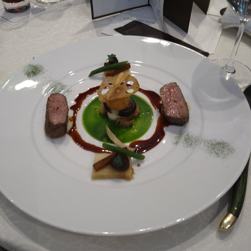 コースのラムステーキ(パルム・ドール)