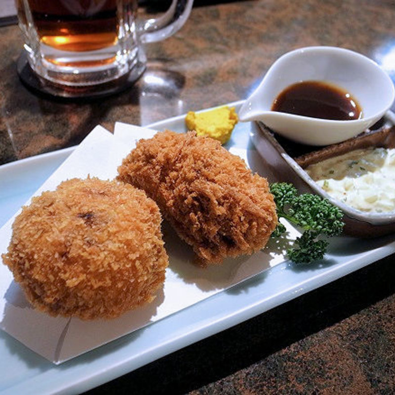 牛タンコロッケ1ヶ＆カキフライ(飯綱 （いいづな）)
