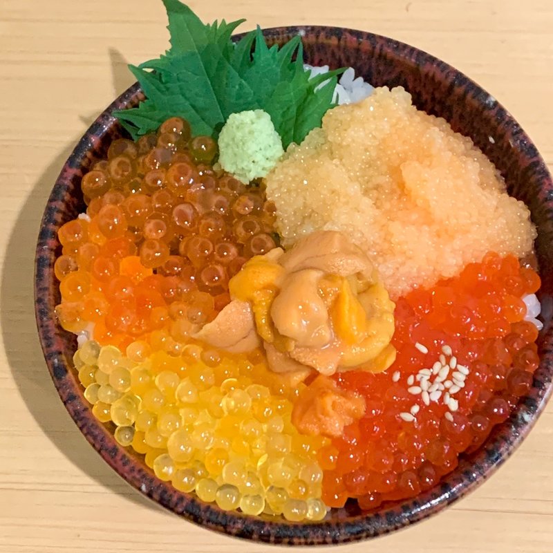 いくら4色丼+うに(熊だ)