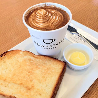 モーニングセット(Mercedes me Tokyo / DOWNSTAIRS COFFEE)