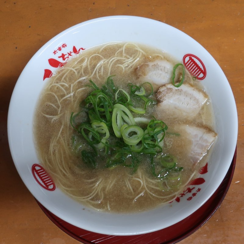 とんこつラーメン(太宰府 八ちゃんラーメン 博多駅前3丁目店)