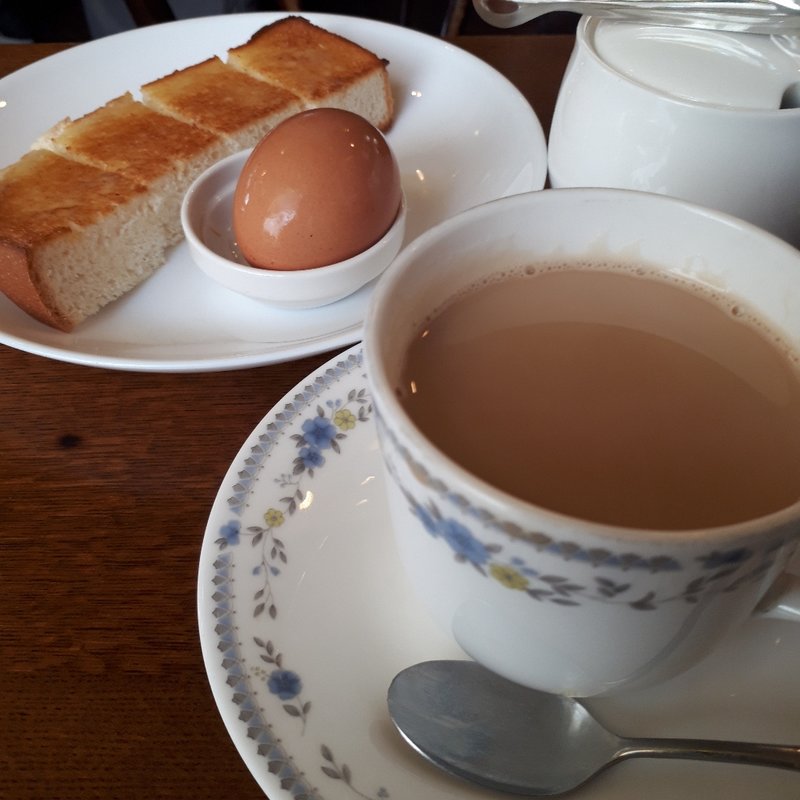カフェオレと無料モーニングセット(永田珈琲店)