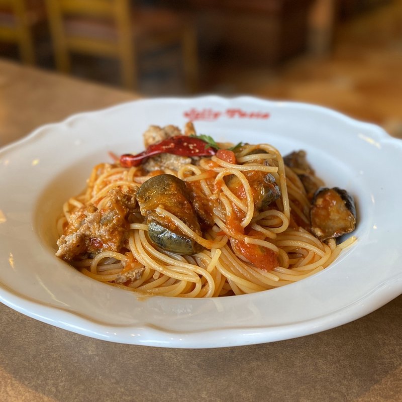 サルシッチャと揚げナスのトマトソース(ジョリーパスタ 鈴鹿店 )