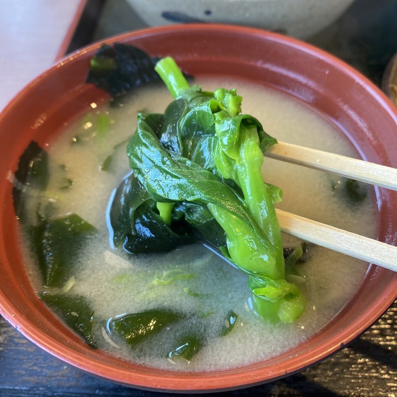 菜の花とわかめの味噌汁(ザめしや 伊丹南)