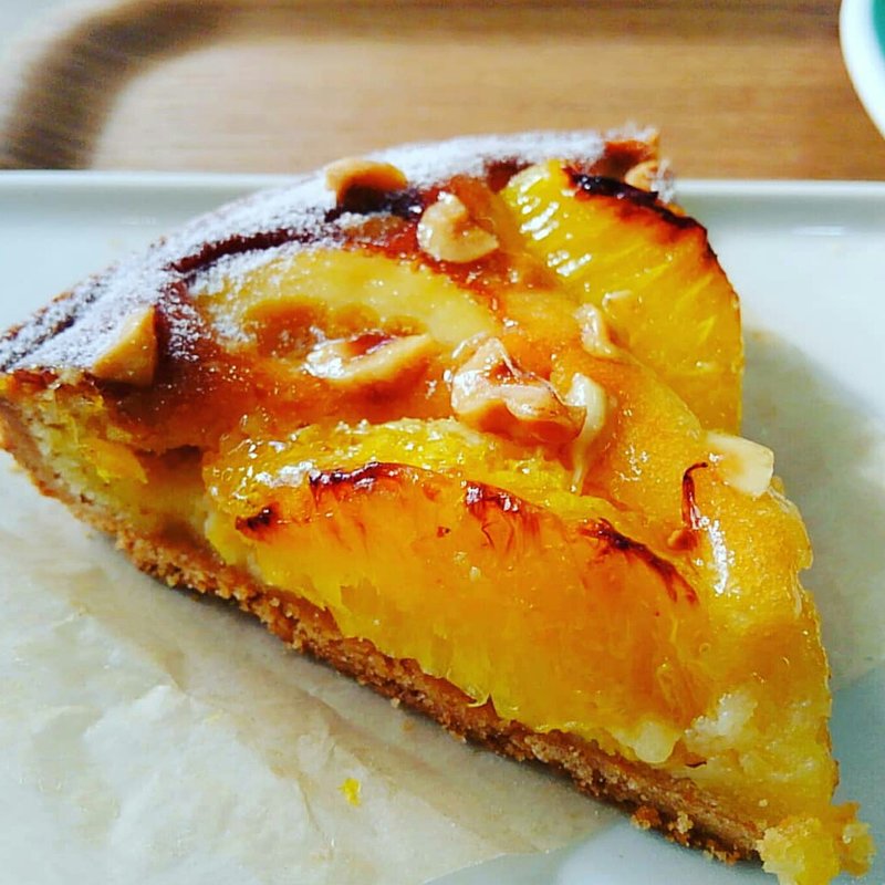 オレンジとヘーゼルナッツのタルト(あひる珈琲)