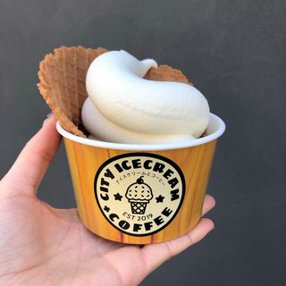 しろへびソフト(Good Eats by city icecream&coffee)
