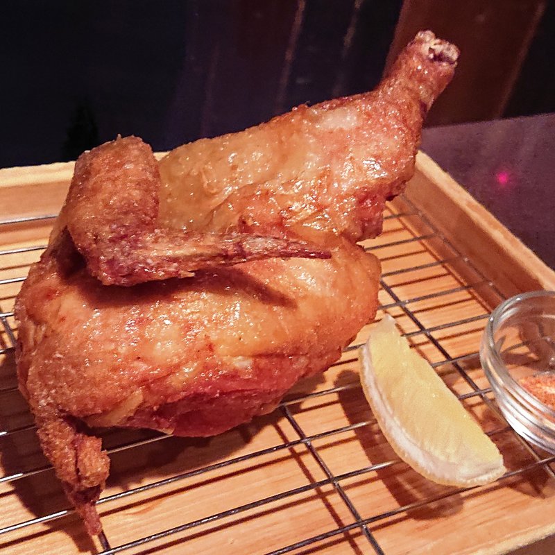 ひな鳥の半身揚げ 定番の塩(かまどか 武蔵小杉店)