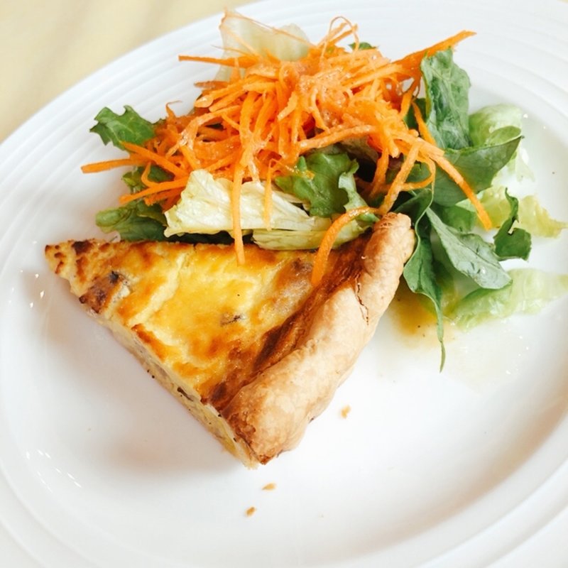 ランチコースB チーズのキッシュ(ル･ミディ)