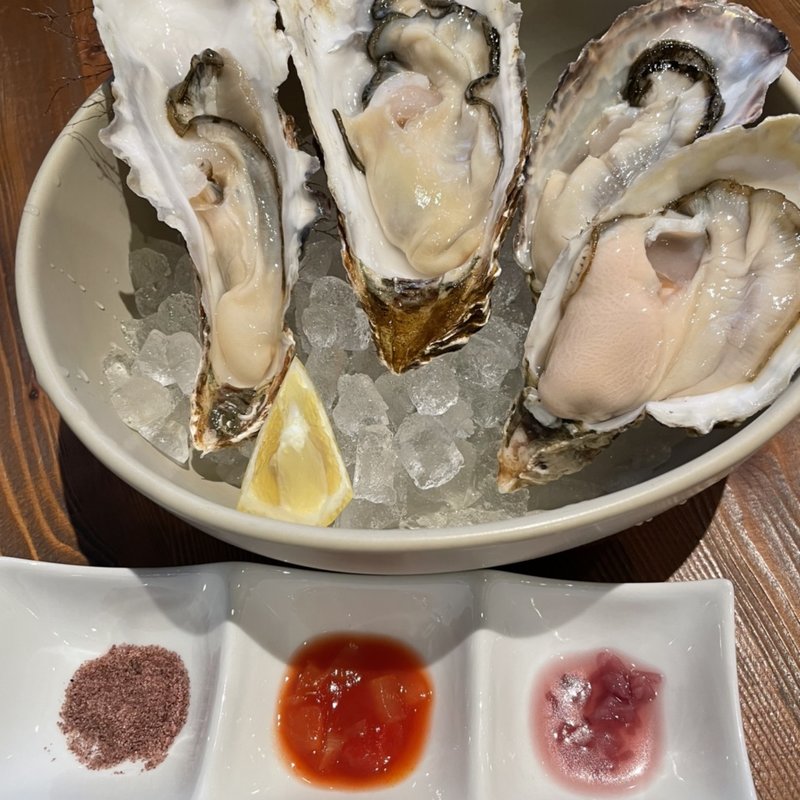 殻付き生牡蠣4種(bridge)