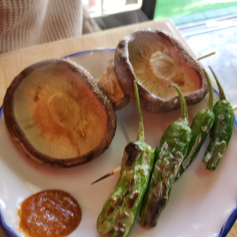 しいたけ&ししとう焼き(大衆酒場 鉄砲屋)