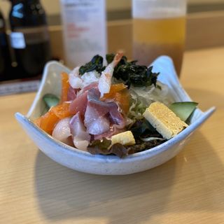 海鮮サラダ(ハーフ)(寿司居酒屋や台ずし 岩倉駅東口町)