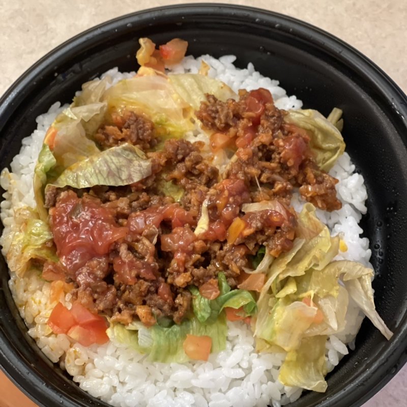 チーズ野菜のタコライス(ファミリーマート那覇空港ターミナル店 （FamilyMart）)