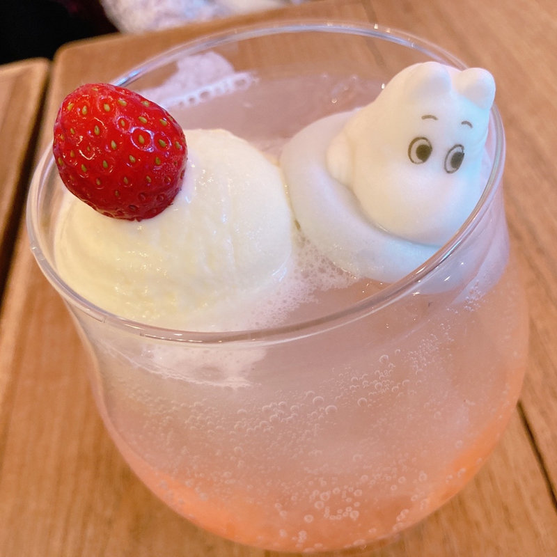マシュマロソーダ(太陽の色)(ムーミンベーカリー&カフェ 東京ドームシティ ラクーア店)