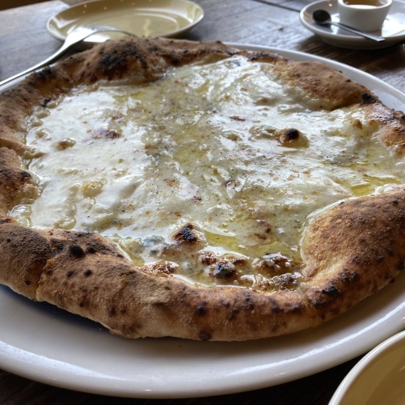 クワトロフォルマッジ(ピッツェリア バラッキーノ)