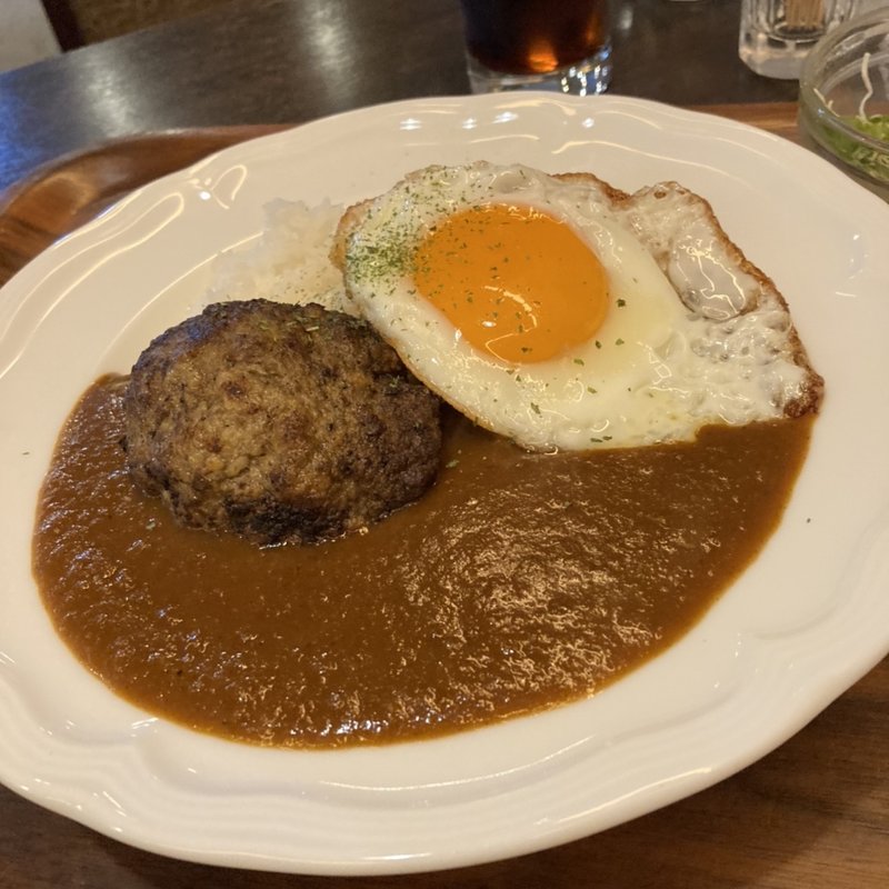 目玉焼きハンバーグカレーせっと(やまなみ珈琲店 中吉野店)
