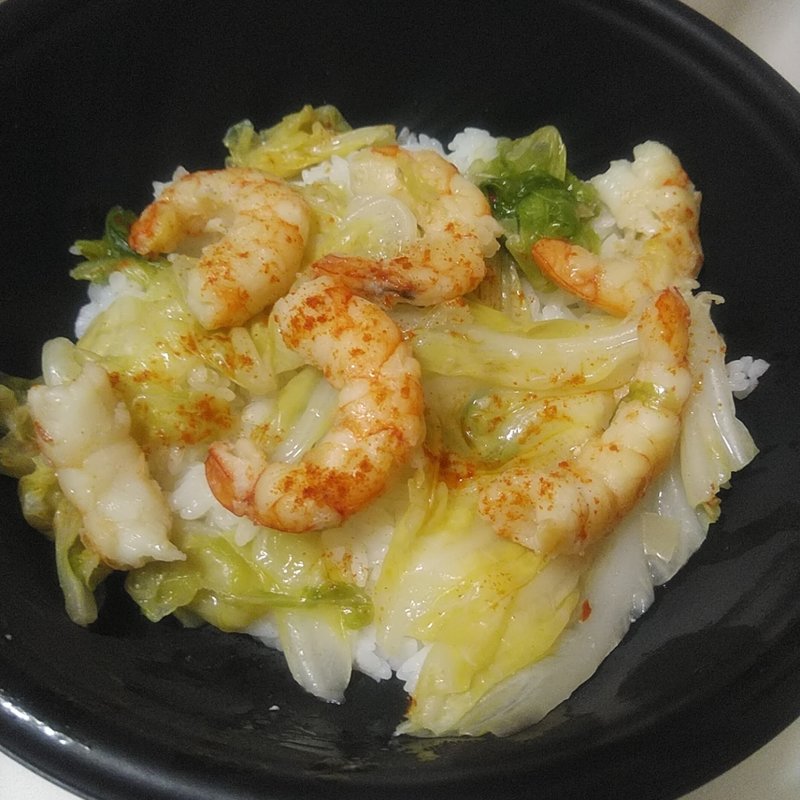 エビと春キャベツ丼(お魚いちば おかせい)