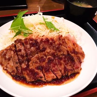 トンテキ定食(豚々亭 （【旧店名：牛亭】）)