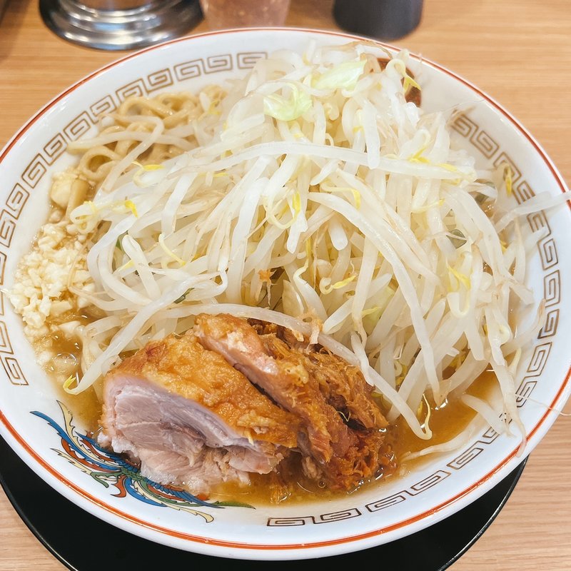 ラーメン小(ラーメン豚山　神保町店)
