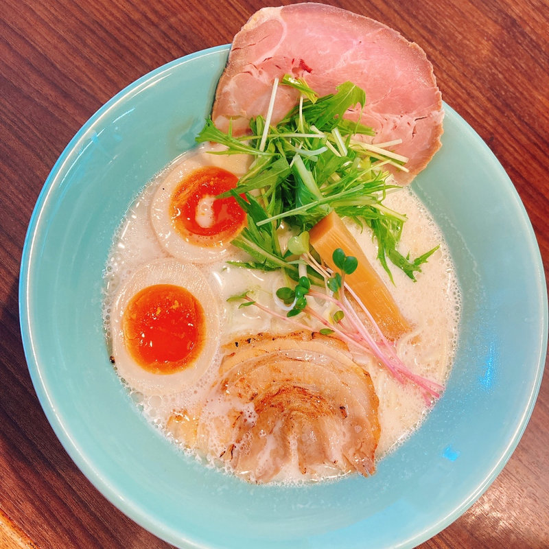 とんこつラーメン(煮卵入り)(俺の名はJ)