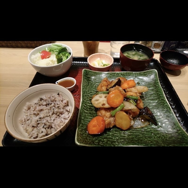 (香香厨房 パセオ店 （シャンシャンチュウボウ【旧店名】香香颱風）)