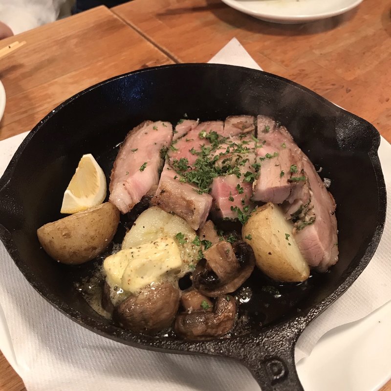 イベリコ豚　肩ロース肉のポルケッタ(東京ワインバル八十郎 築地店)