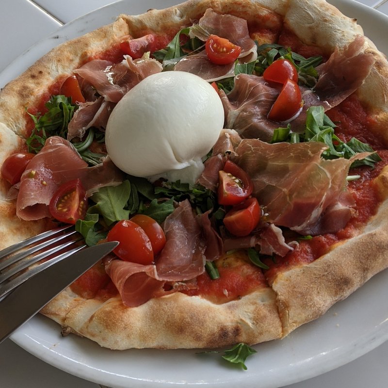 マルゲリータブッラータ(GOOD CHEESE GOOD PIZZA)