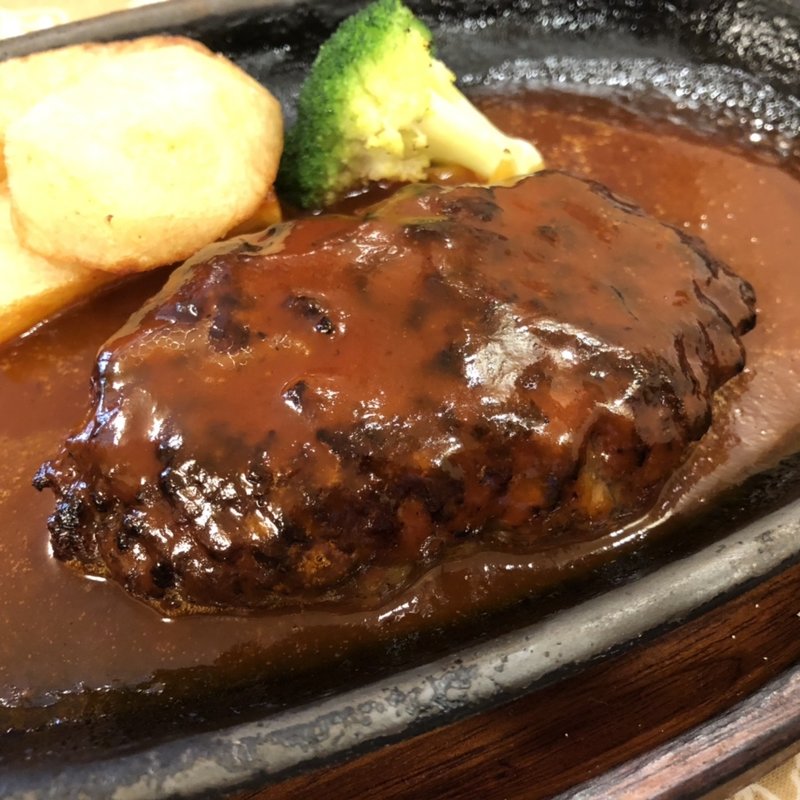 Bランチのハンバーグステーキ(グリル桃山 （グリルモモヤマ）)