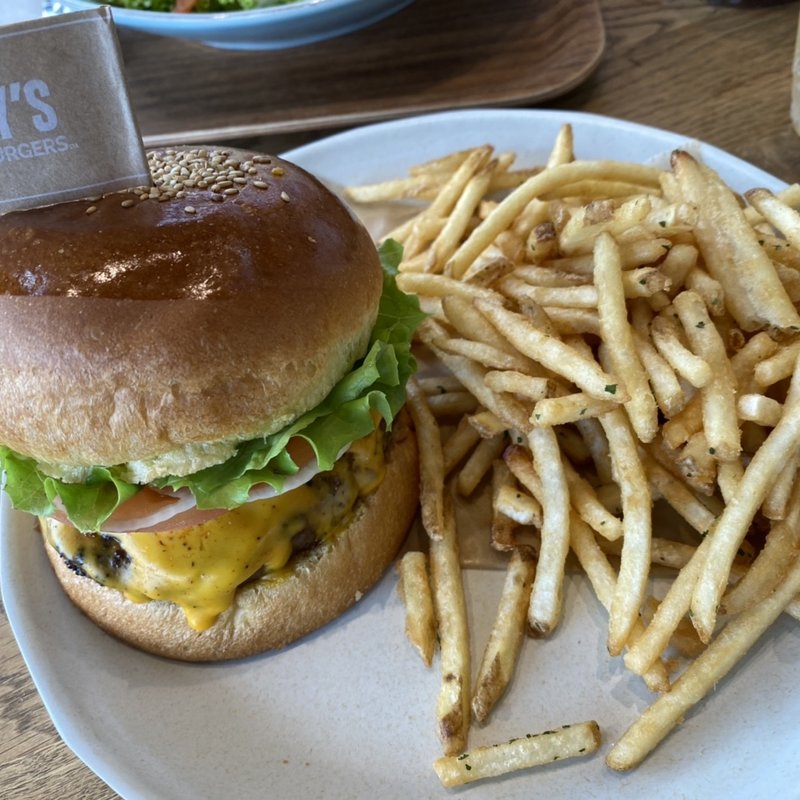 (テディーズ ビガー バーガー 日向市金ヶ浜店)