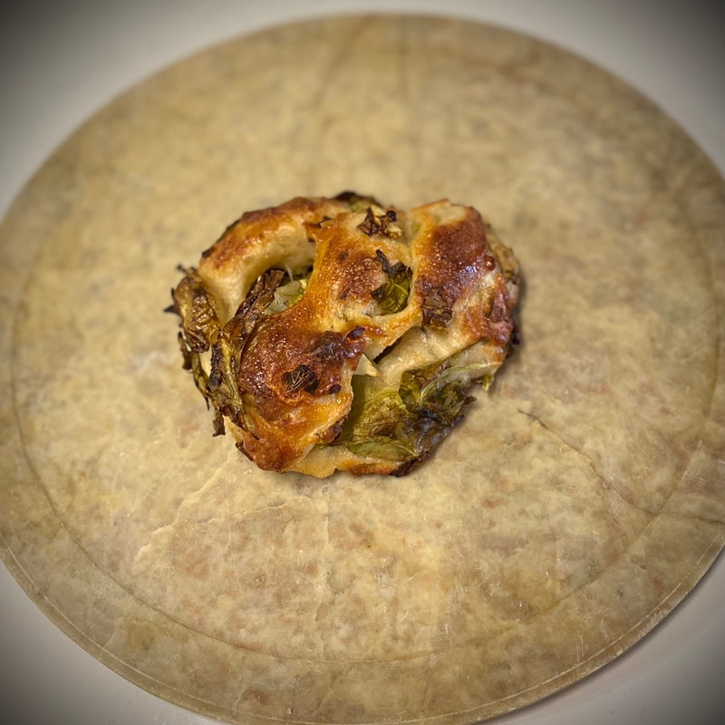 春キャベツとアンチョビのリュスティック(callas pain（カラスパン）)