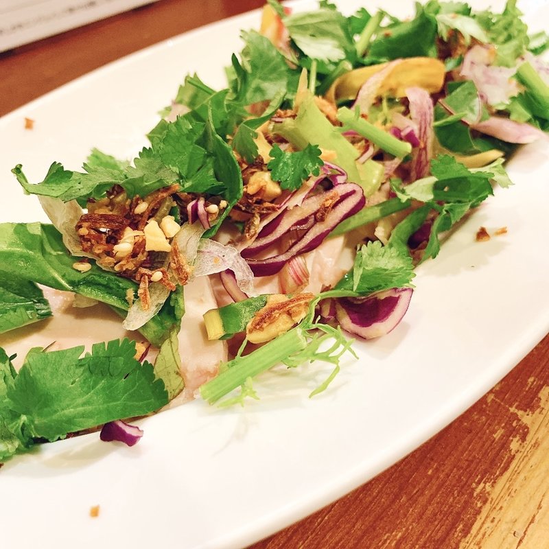 低温調理の鶏胸肉のエスニックラー油((食)ましか)